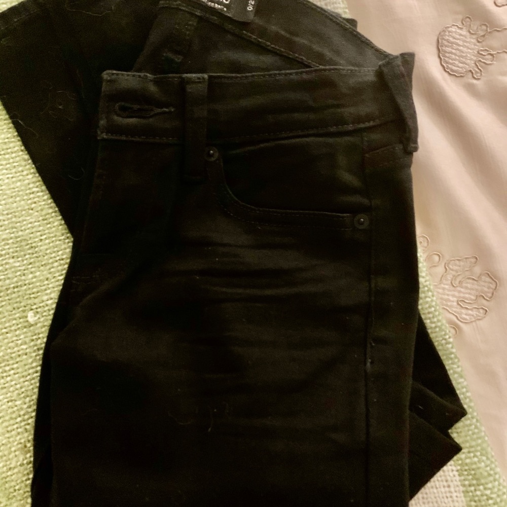 Lucky brand sze 0/25 Charlie Capri black worn once - Picture 3 of 5